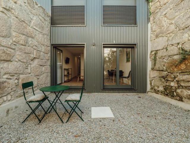 1 quarto, Porto Porto 4300 171 87317879