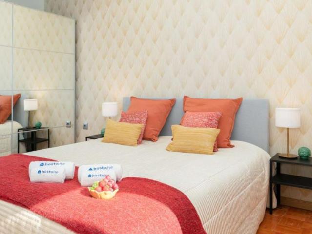 1 quarto, porto porto 4430 175 LS102853643