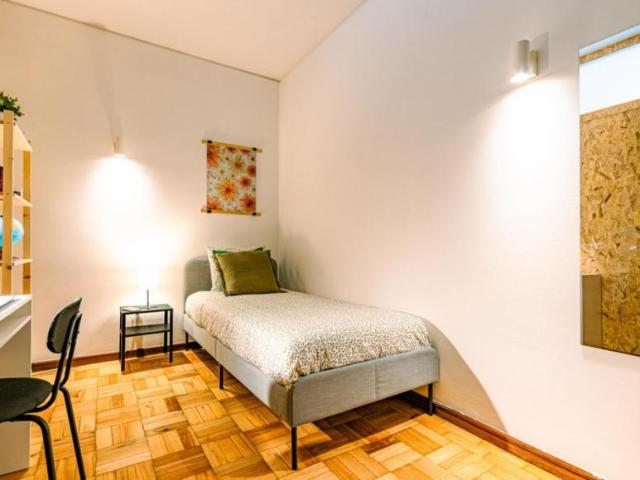 1 quarto, Porto Porto 86727557