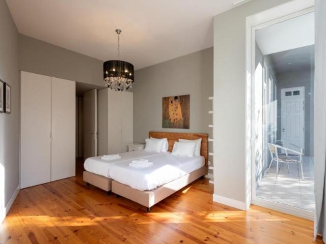 1 quarto, Porto Porto 104971464
