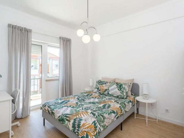 1 quarto, Queluz Queluz 2745 073 102847975