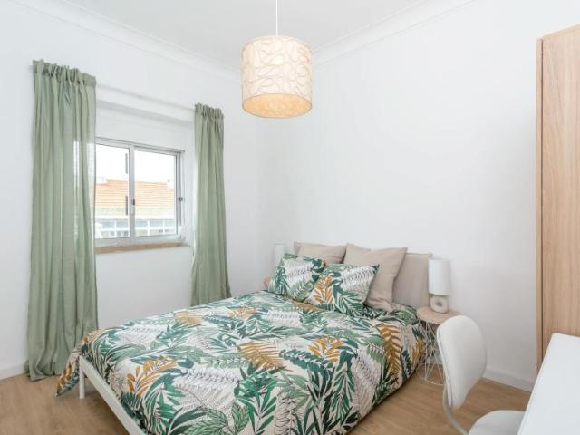 1 quarto, Queluz Queluz 2745 LS102847988