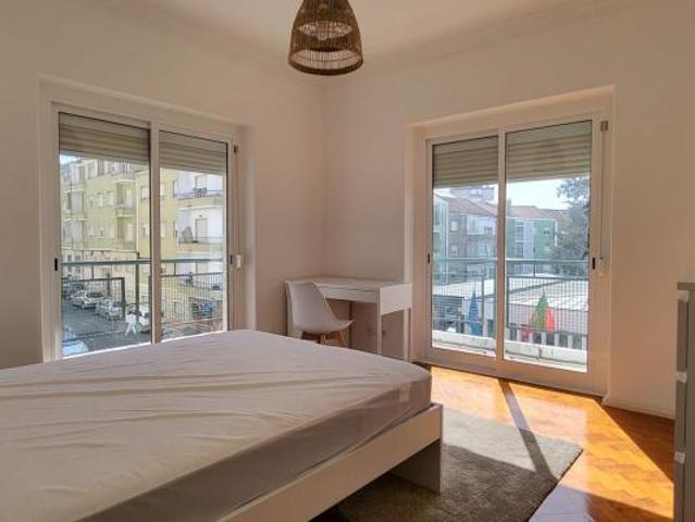 1 quarto, Queluz Queluz 2745 LS102273476