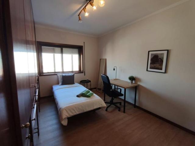 1 quarto, Rio Tinto Rio Tinto 4435 100178169