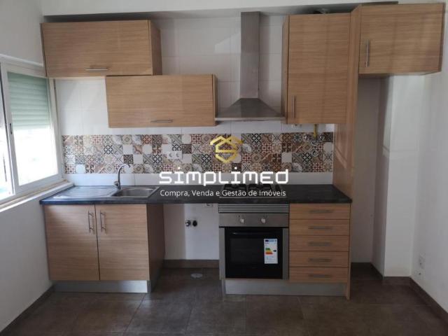 1 quarto, Setúbal Barreiro 2835 102811363
