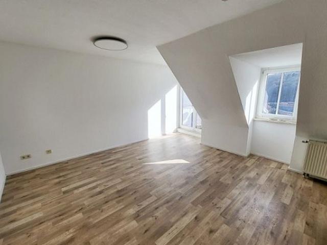 1 Raum Wohnung mit Balkon im Zentrum