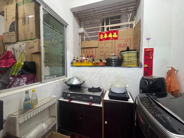 1 Razak Mansion 3R2B Partly Furnished