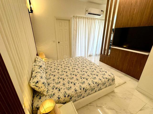 1 RK Apartment in Chi V for rent Greater Noida. The reference number is 20605099