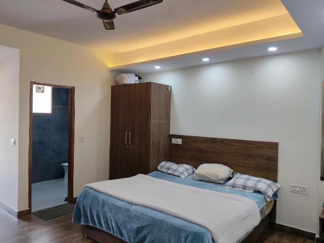 1 RK Apartment in DLF Phase 3 for rent Gurgaon. The reference number is 15492307
