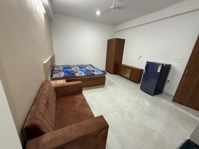 1 RK Apartment in DLF Phase 3 for rent Gurgaon. The reference number is 15788176