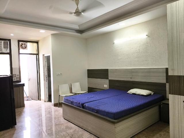 1 RK Apartment in DLF Phase 3 for rent Gurgaon. The reference number is 18979416