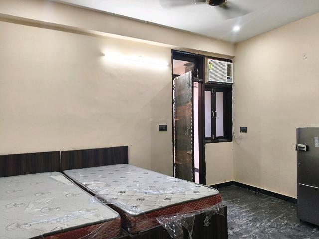 1 RK Apartment in DLF Phase 3 for rent Gurgaon. The reference number is 19671667