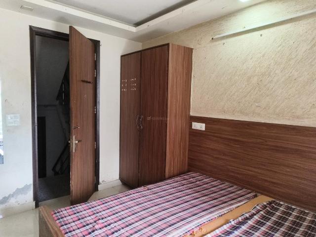 1 RK Apartment in DLF Phase 3 for rent Gurgaon. The reference number is 20604779