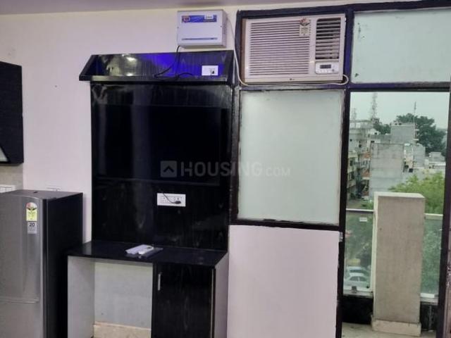 1 RK Apartment in DLF Phase 3 for rent Gurgaon. The reference number is 20654171