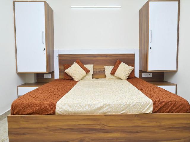 1 RK Apartment in DLF Phase 2 for rent Gurgaon. The reference number is 20935431