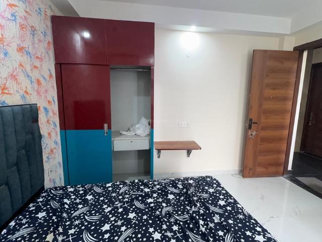 1 RK Apartment in DLF Phase 4 for rent Gurgaon. The reference number is 19957149