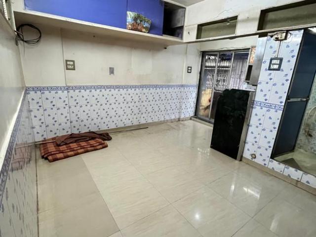1 RK Apartment in Girgaon for rent Mumbai. The reference number is 17734333