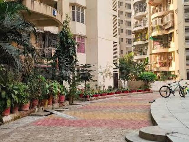 1 RK Apartment in Indirapuram for resale Ghaziabad. The reference number is 20501005