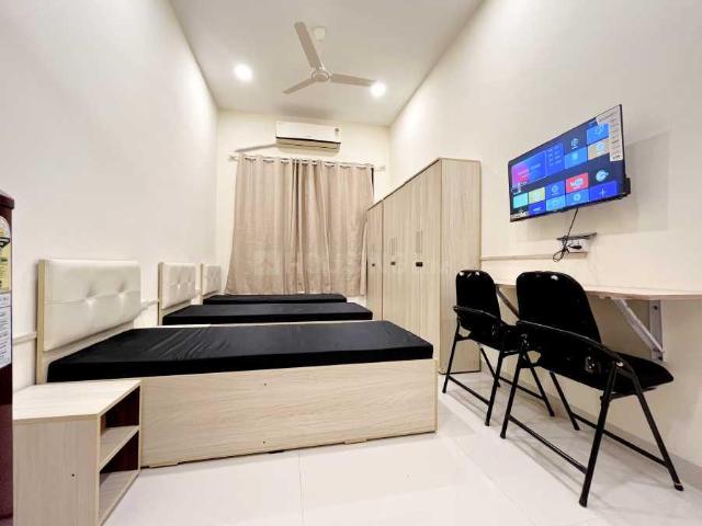 3.5 BHK Apartment in Malad West for rent Mumbai. The reference number is 20670501