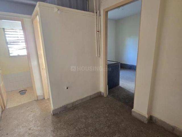 1 RK Apartment in Kandivali East for rent Mumbai. The reference number is 20310406