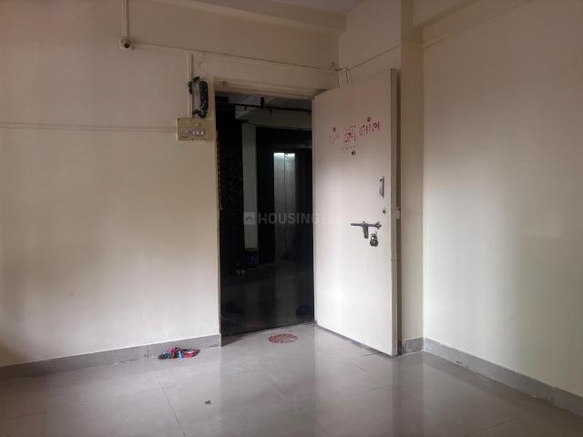 1 RK Apartment in Kandivali West for rent Mumbai. The reference number is 20469332
