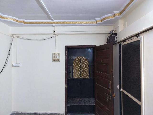 1 RK Apartment in Kandivali West for rent Mumbai. The reference number is 20479138