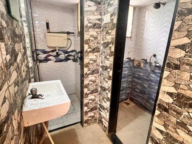 1 RK Apartment in Kandivali West for rent Mumbai. The reference number is 20385195