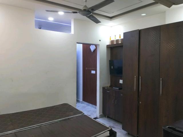 1 RK Apartment in Karampura for rent New Delhi. The reference number is 19285665