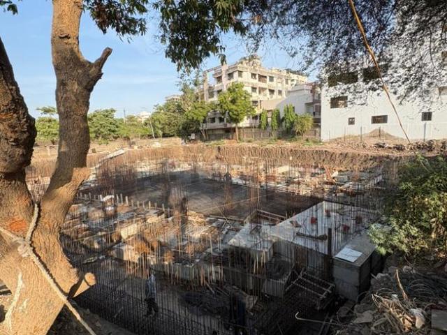 1 RK Apartment in Pal for resale Surat. The reference number is 20296036