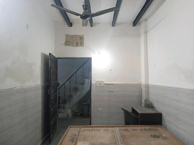 1 RK Apartment in Ranjeet Nagar for rent New Delhi. The reference number is 18644660