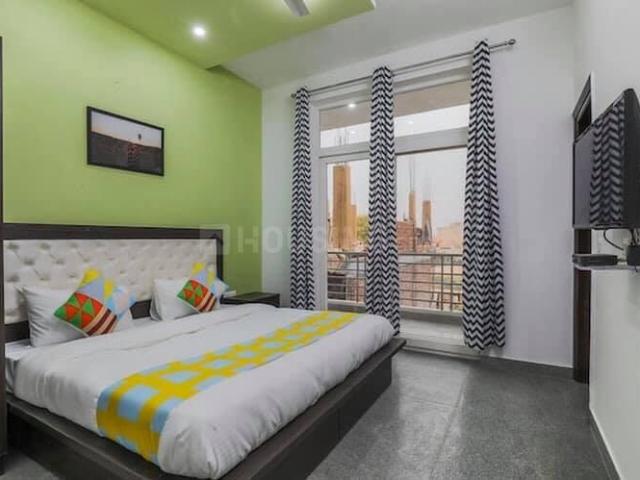 1 RK Apartment in Sector 10A for rent Gurgaon. The reference number is 11263944