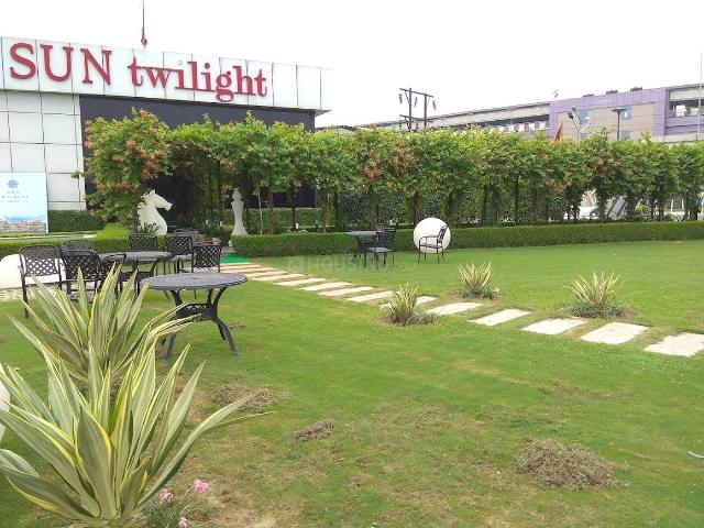 1 RK Apartment in Sector 27 for resale Yamuna Expressway. The reference number is 16962763