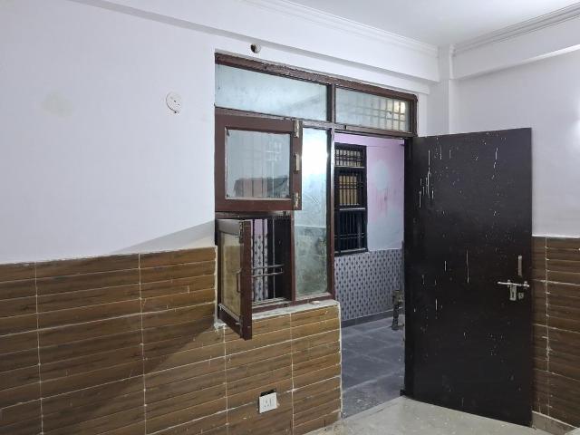 1 RK Apartment in Sector 51 for rent Noida. The reference number is 19839511