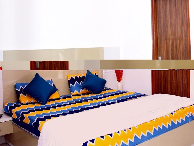 1 RK Apartment in Sector 52 for rent Gurgaon. The reference number is 19960812