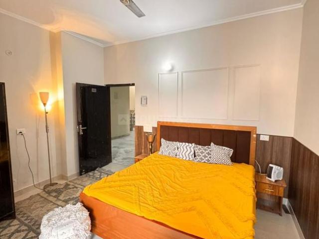 1 RK Apartment in Sector 52 for rent Gurgaon. The reference number is 20000162