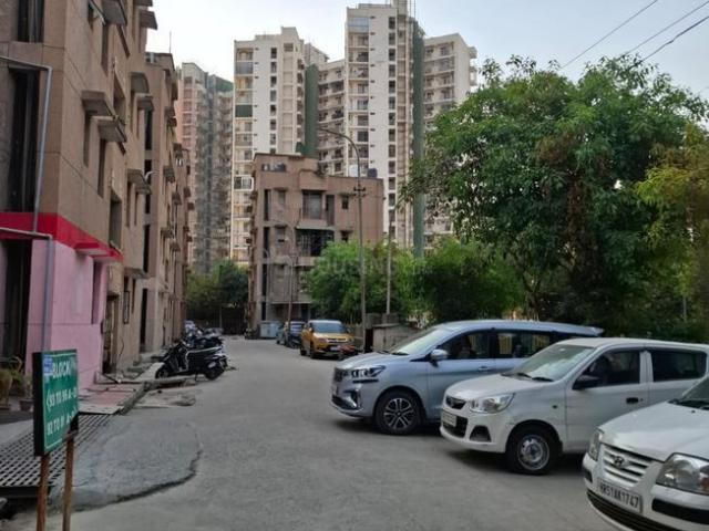 1 RK Apartment in Sector 99 for rent Noida. The reference number is 20350402