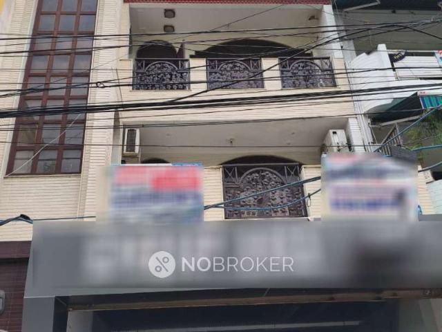 1 RK Flat for Rent In Model Town