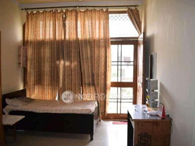 1 RK Flat for Rent In Sector 27