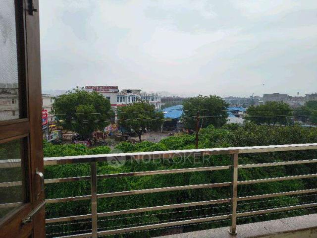 1 RK Flat for Rent In Sector 63 A