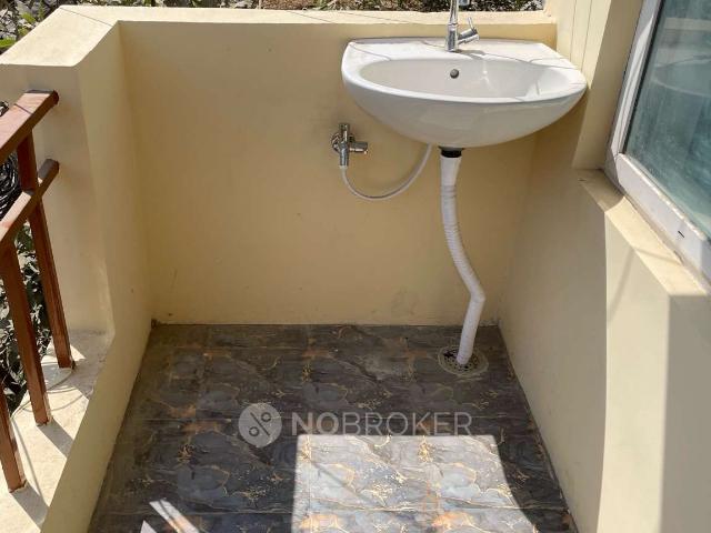 1 RK Flat In Cyber E park for Rent In Hyderabad