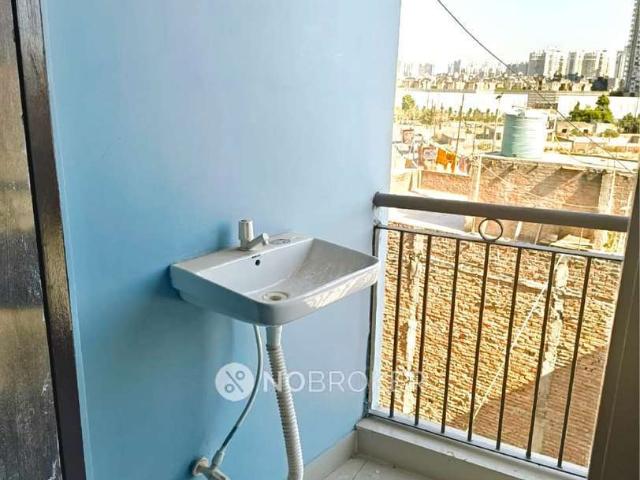 1 RK Flat In Apartment for Rent In Sector 44