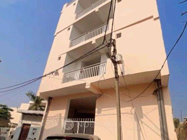 1 RK Flat In Awana Appartments for Rent In Sector 131