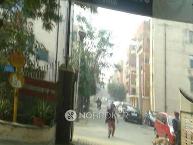 1 RK Flat In Nilgiri Apartments, Sector 34 for Re