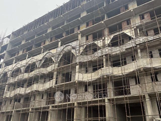1 RK Flat In Nimbus The Palm Village For Sale In Yamuna Exp
