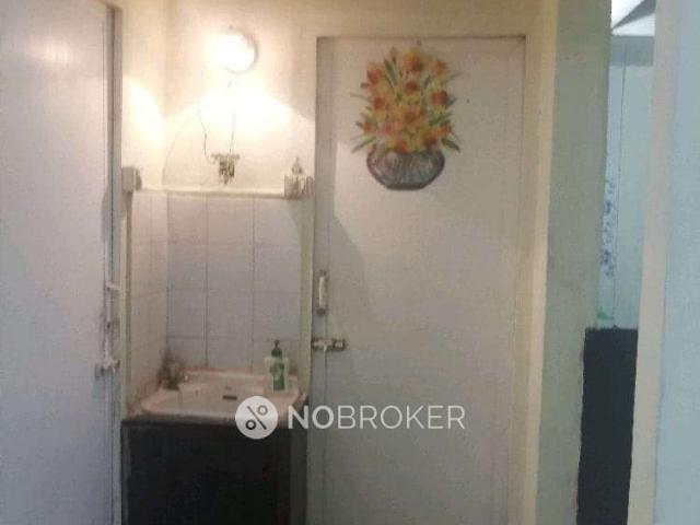1 RK Flat In Society For Sale In Matunga West