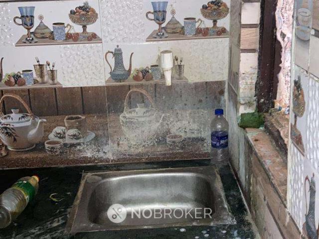 1 RK Flat In Shakuntala House for Rent In Sector 62a