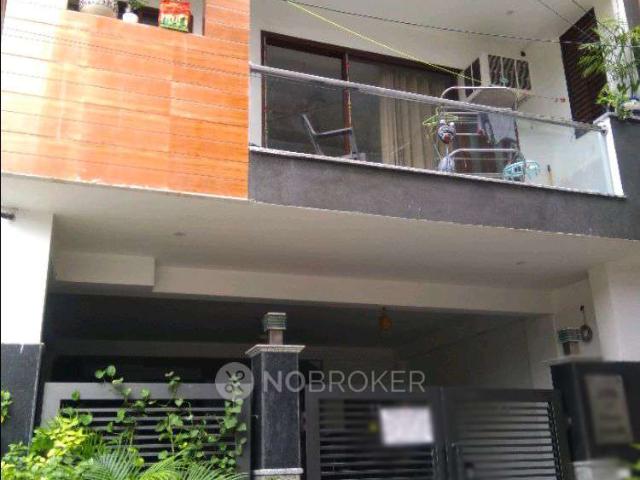 1 RK Flat In Standalone Building for Rent In Sector 28