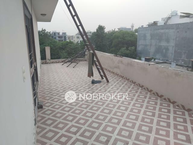 1 RK Flat In Standalone Building for Rent In Sector 40