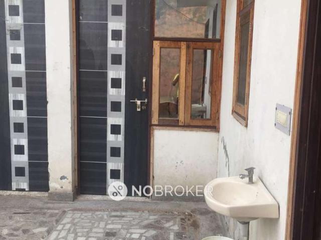 1 RK Flat In Standalonebuilding for Rent In Janakpuri