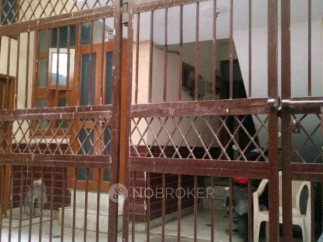 1 RK Flat In Standlone Building for Rent In Sector 44
